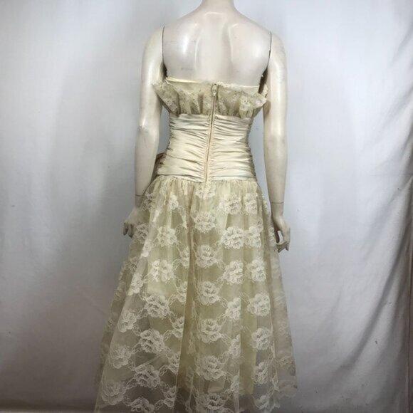 VINTAGE A.J.BARI - WOMEN 8 - IVORY LACE STRAPLESS LARGE BOW FORMAL DRESS - Picture 3 of 4